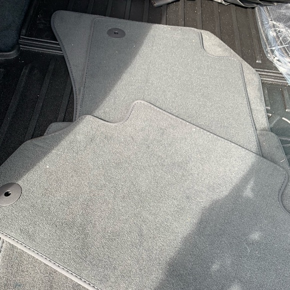AUDI Q5 Textile Floor Mats - set of 4 - Picture 3 of 11